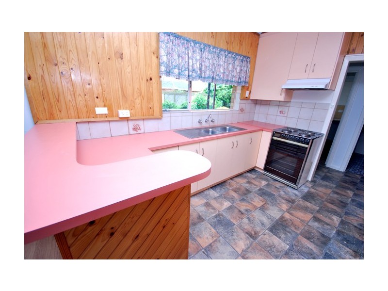 13 Marsh Avenue, Para Hills SA 5096