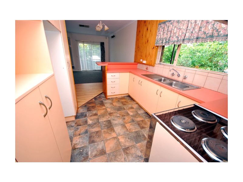 13 Marsh Avenue, Para Hills SA 5096