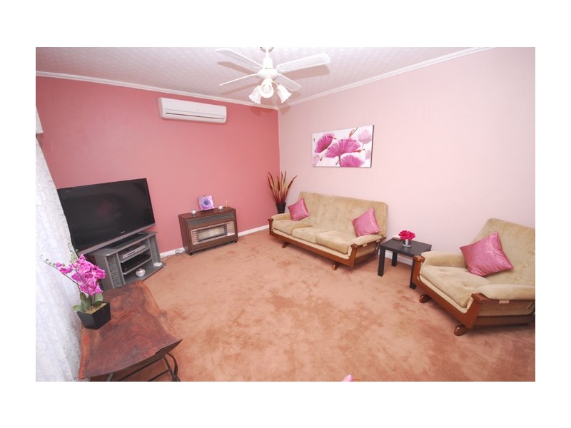 6 Whinnen Street, St Agnes SA 5097