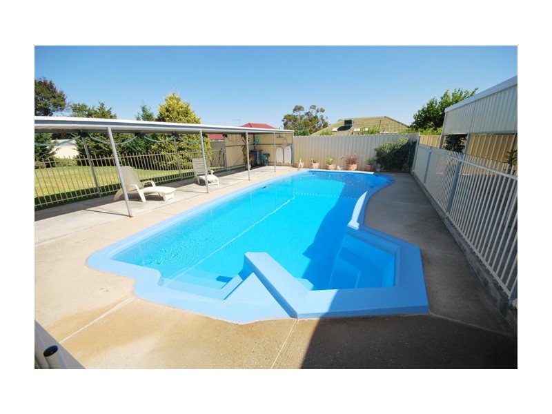 11 Goodall Road, Para Hills SA 5096