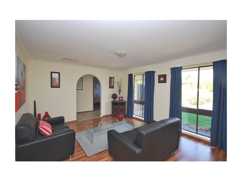 22 Trevithick Crescent, Redwood Park SA 5097