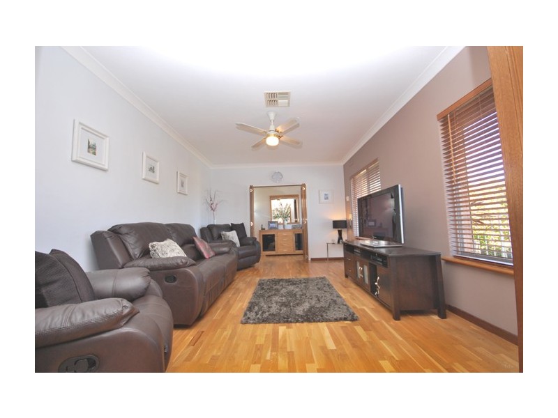 6 Dennis Grove, Vista SA 5091