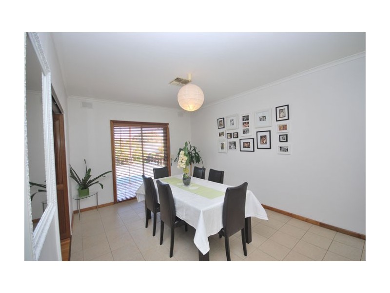 6 Dennis Grove, Vista SA 5091