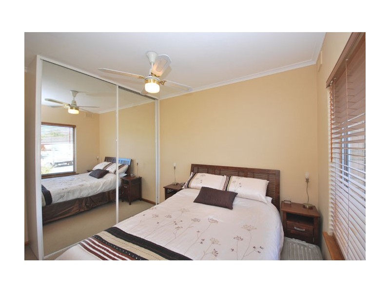 6 Dennis Grove, Vista SA 5091