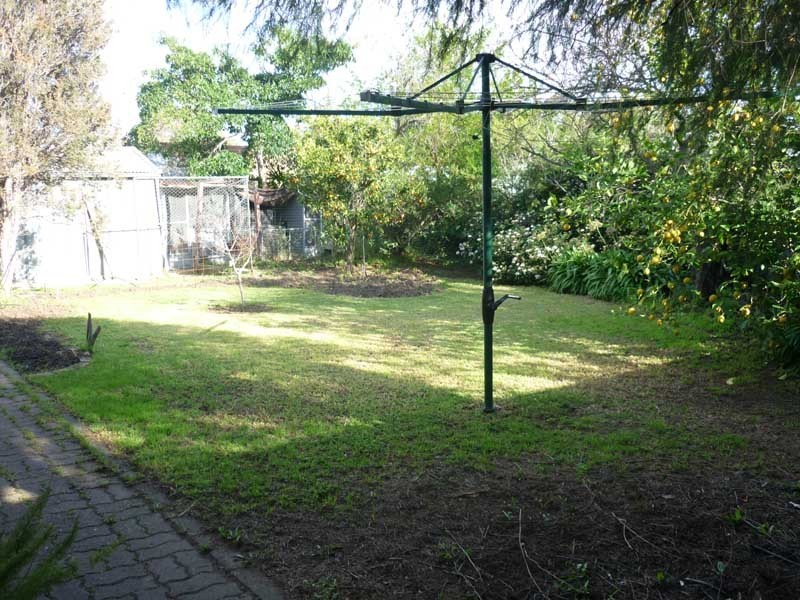 18 Waikerie Avenue, Hope Valley SA 5090