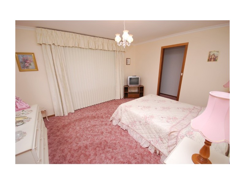 11 Johneff Court, St Agnes SA 5097