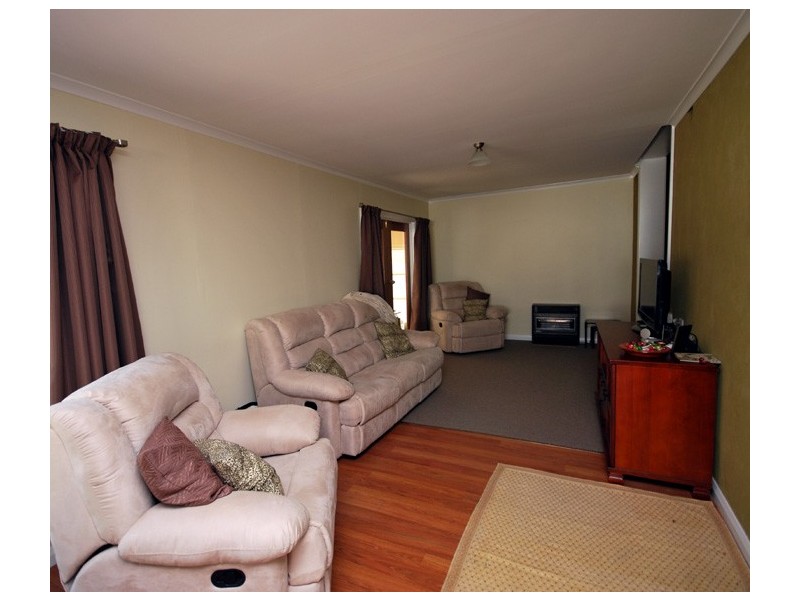 16 School Drive, Banksia Park SA 5091