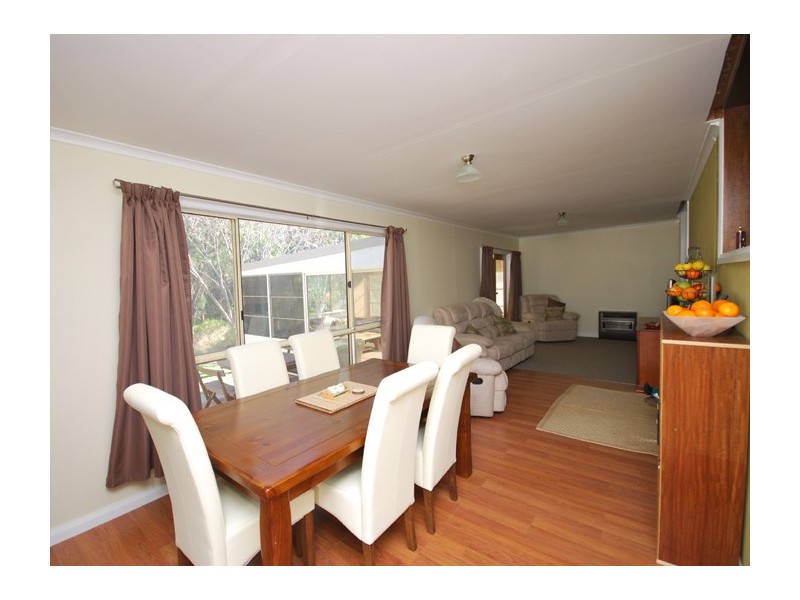 16 School Drive, Banksia Park SA 5091