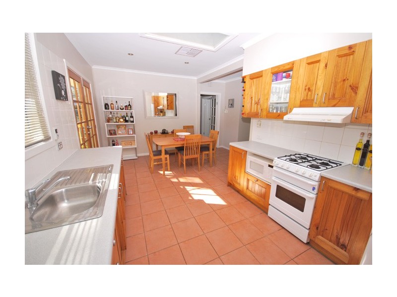 16 Lema Avenue, Fairview Park SA 5126