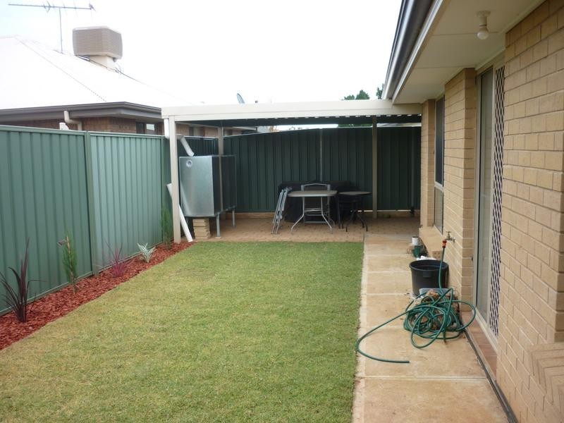16 Palmer Road, Elizabeth Park SA 5113