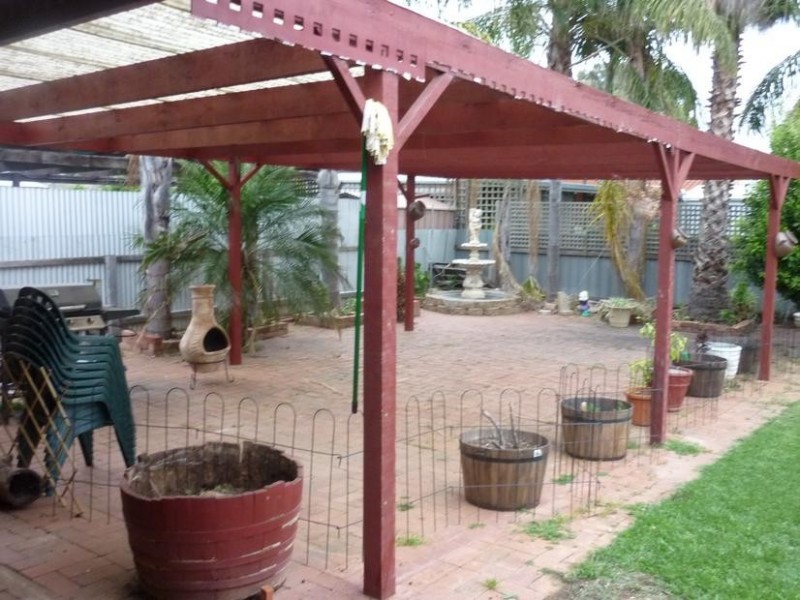 9 Woolaston Road, Salisbury Downs SA 5108