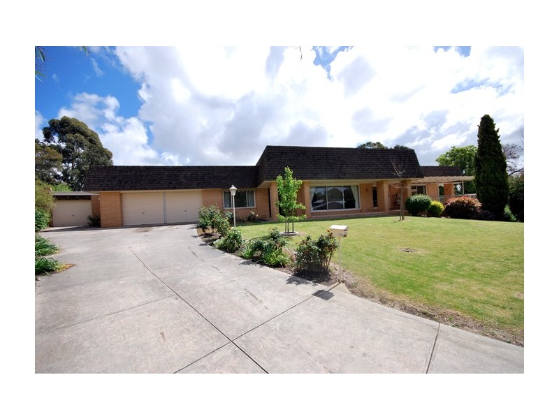 33 Golf Drive, Fairview Park SA 5126