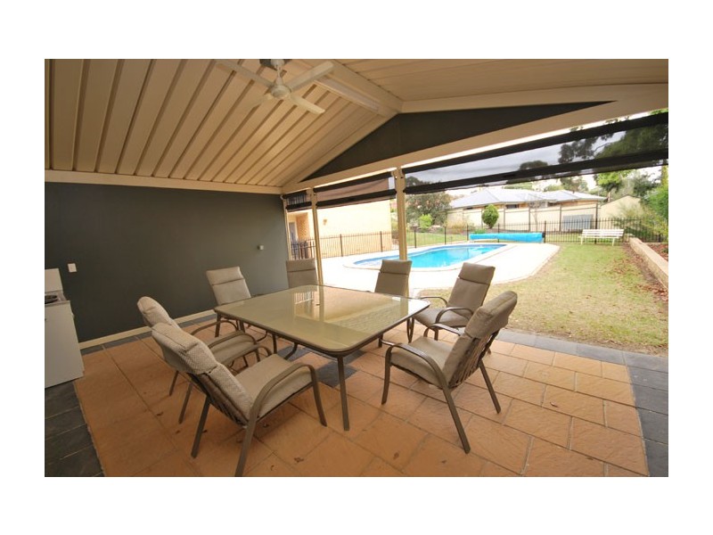 33 Golf Drive, Fairview Park SA 5126