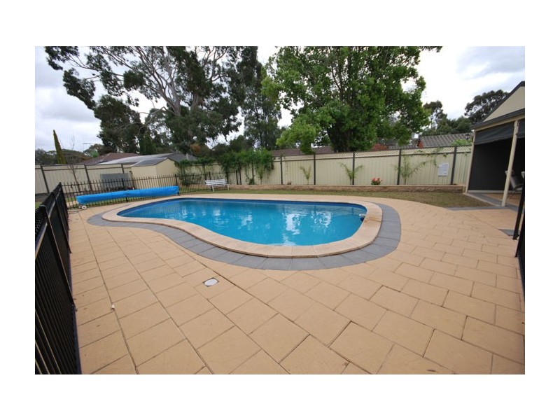 33 Golf Drive, Fairview Park SA 5126