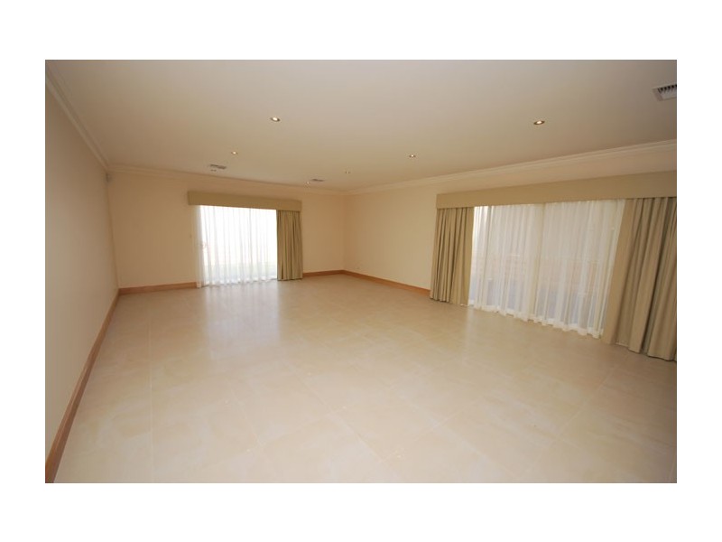 14 Settlers Hill Drive, Golden Grove SA 5125