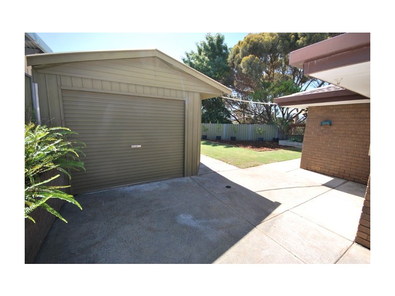 25 Cockatoo Street, Modbury Heights SA 5092