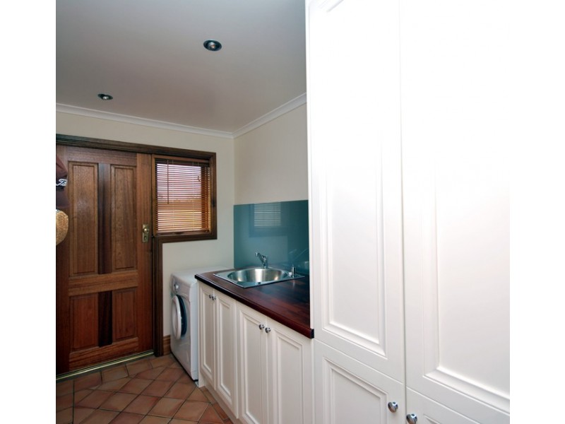 10 Leonis Avenue, Hope Valley SA 5090