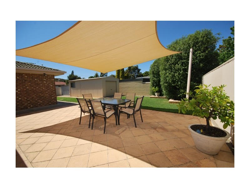 10 Leonis Avenue, Hope Valley SA 5090