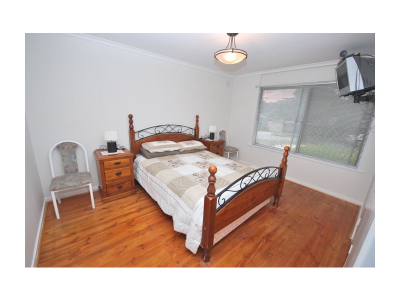 17 Landy Avenue, Gulfview Heights SA 5096