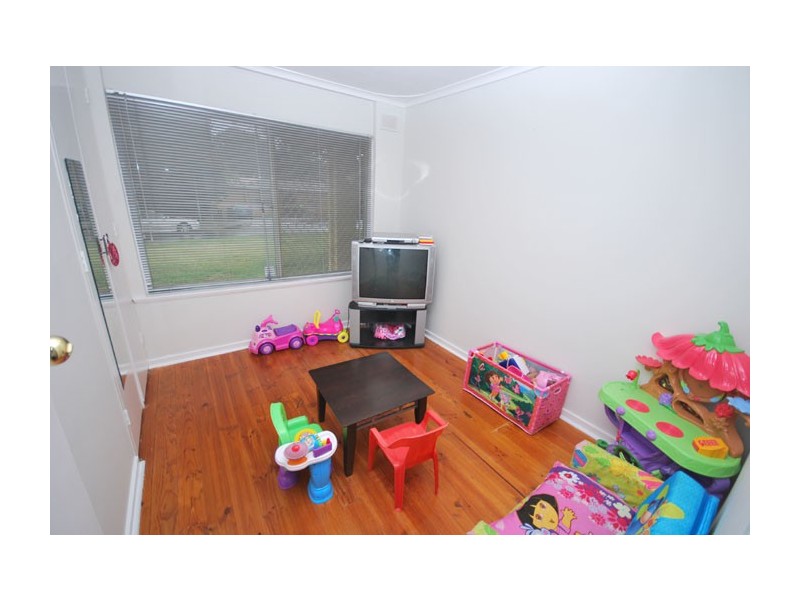 17 Landy Avenue, Gulfview Heights SA 5096