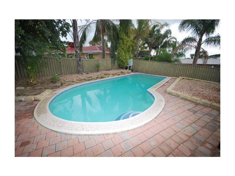 17 Landy Avenue, Gulfview Heights SA 5096