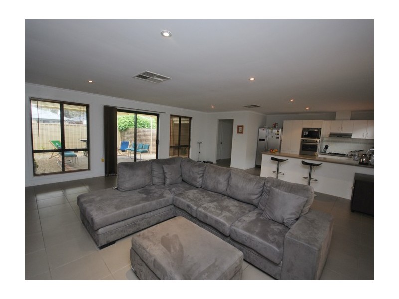 1/20 Almond Drive, Salisbury SA 5108