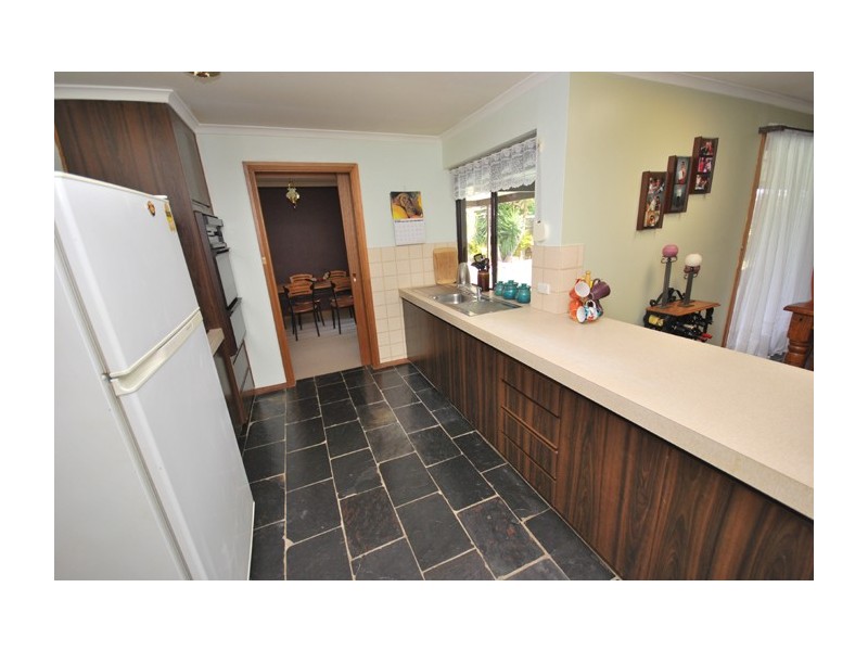 28 Duke Avenue, Para Hills SA 5096