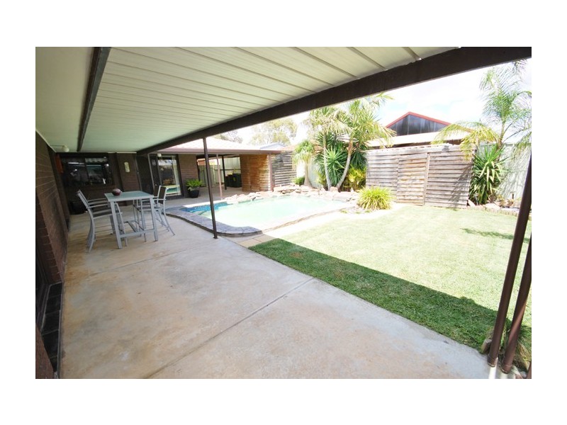 28 Duke Avenue, Para Hills SA 5096