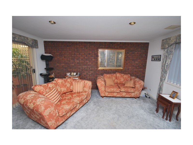 2/18 Mc Ewin Avenue, Redwood Park SA 5097