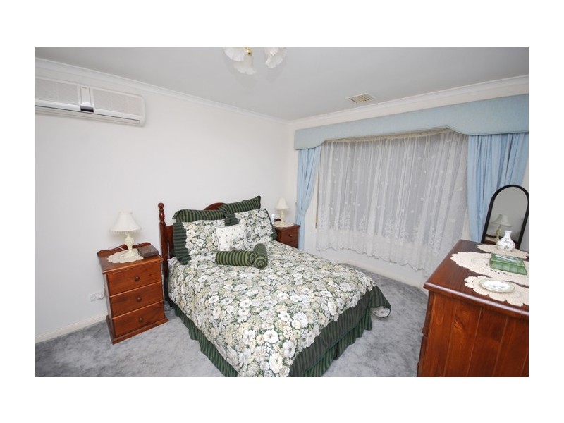 2/18 Mc Ewin Avenue, Redwood Park SA 5097