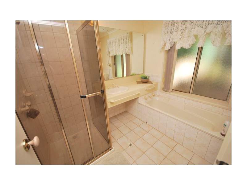 1 Bates Court, Greenwith SA 5125