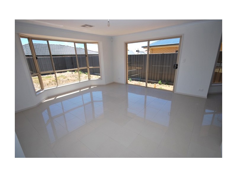 20 Vitorio Road, Munno Para West SA 5115