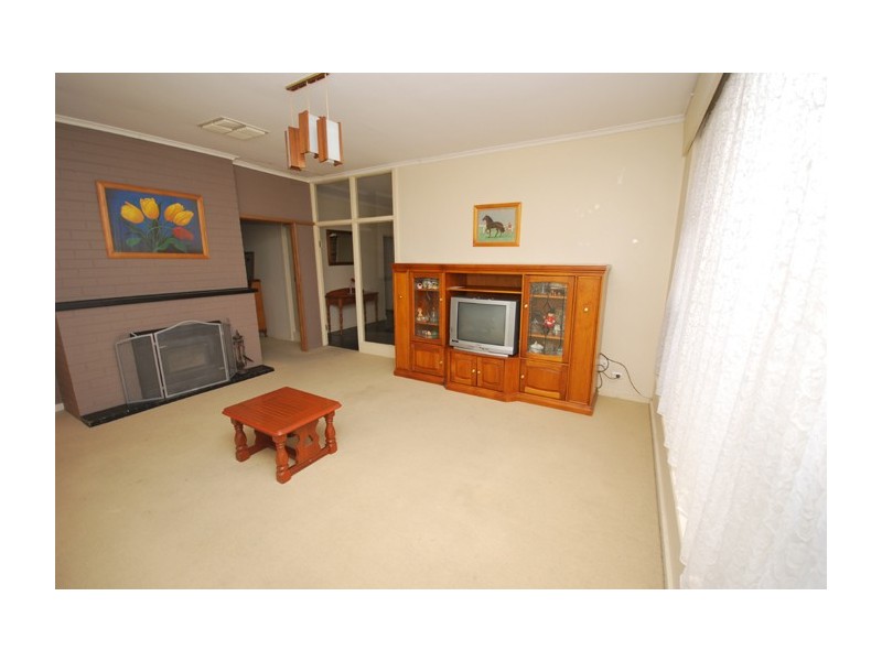 23 Derwent Crescent, Banksia Park SA 5091