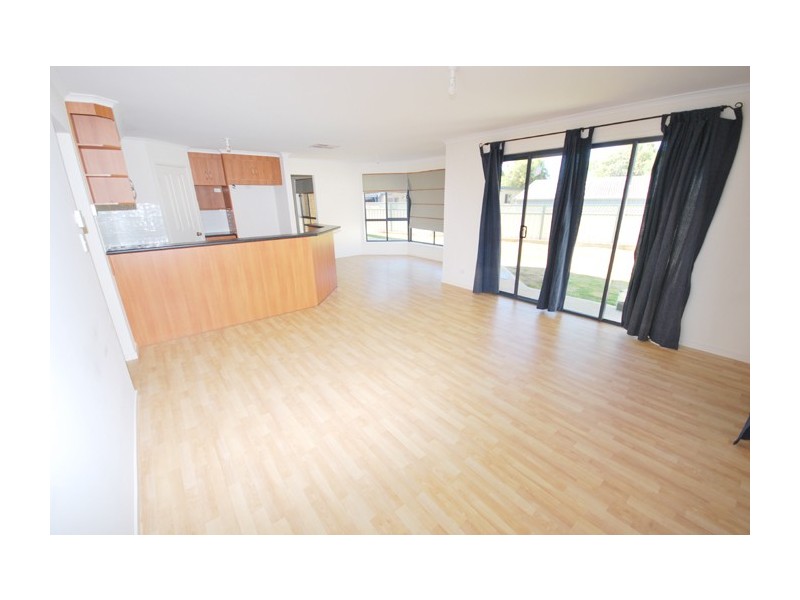 41 Fintsterwald Way, Fairview Park SA 5126