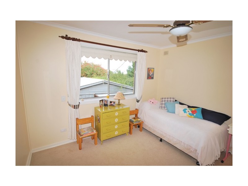 11 Anthony Road, Para Vista SA 5093