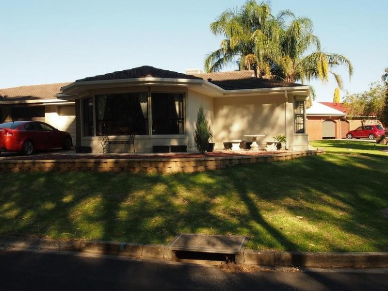33A Packer Cresent, Paradise SA 5075