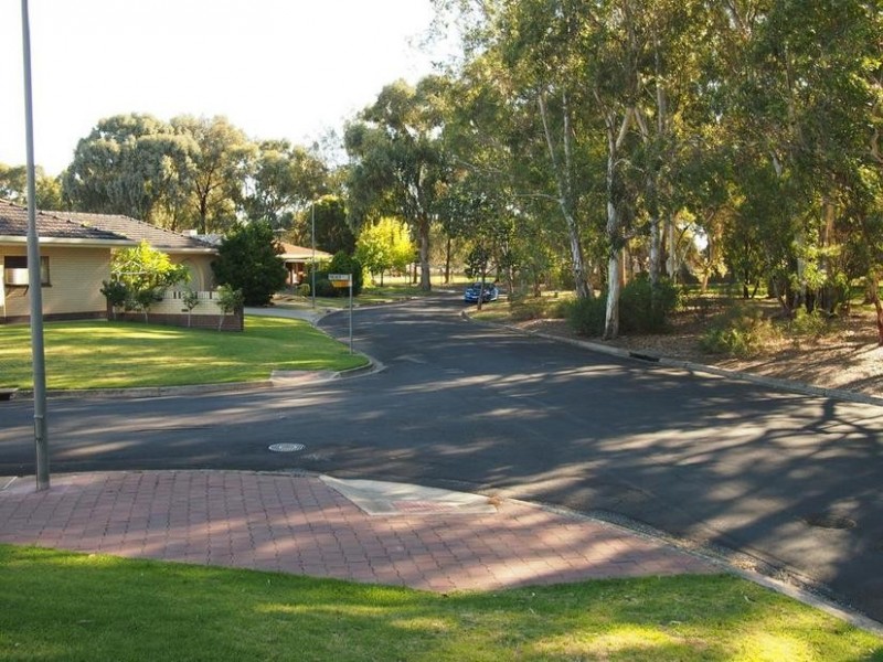 33A Packer Cresent, Paradise SA 5075