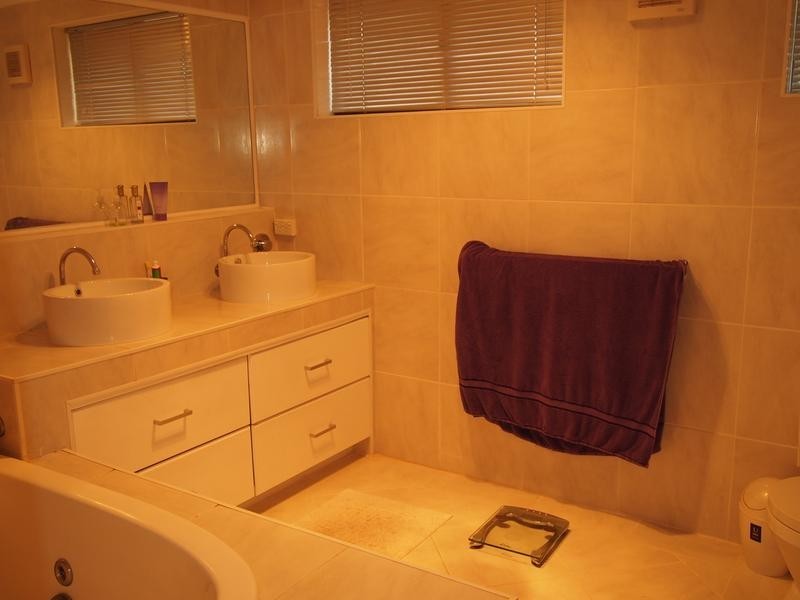 33A Packer Cresent, Paradise SA 5075