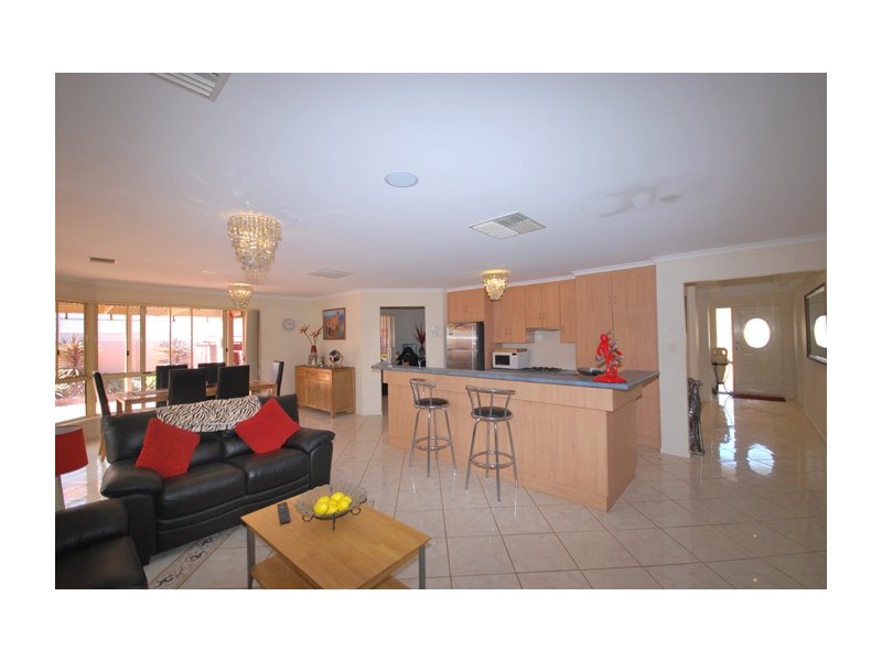 4 Chestnut Grove, Blakeview SA 5114