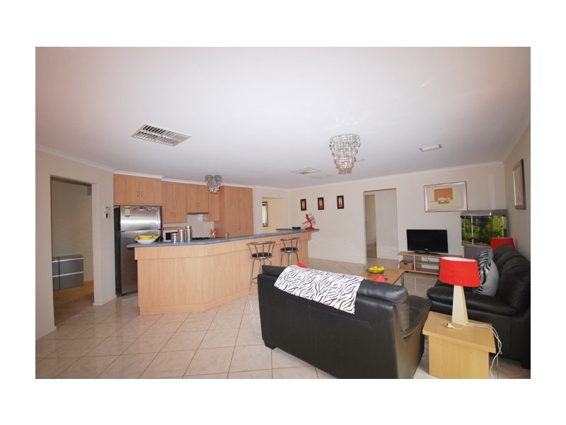 4 Chestnut Grove, Blakeview SA 5114