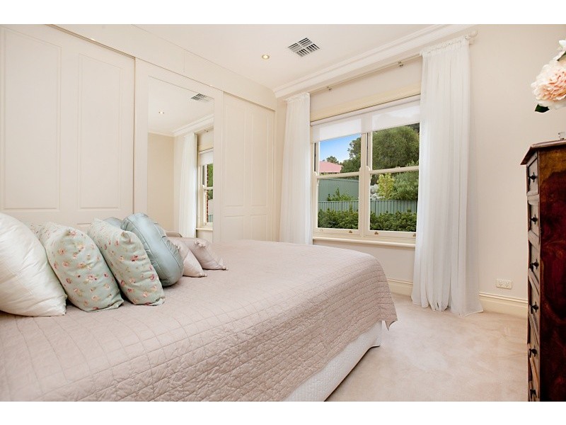 5 Walker Place, Highbury SA 5089