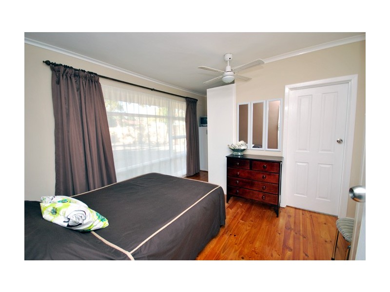 16 School Drive, Banksia Park SA 5091