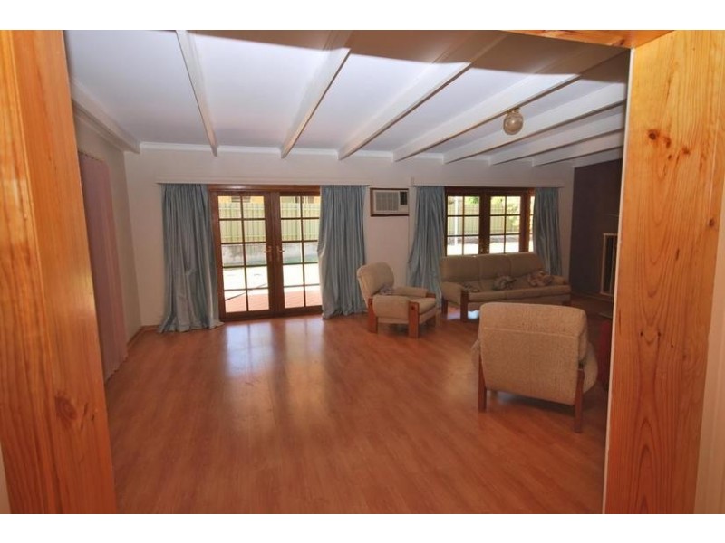 1 Protea Court, Banksia Park SA 5091