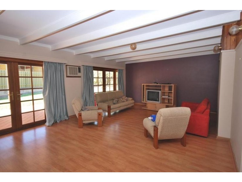 1 Protea Court, Banksia Park SA 5091