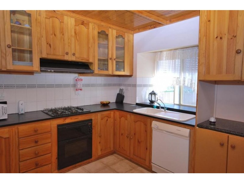 1 Protea Court, Banksia Park SA 5091