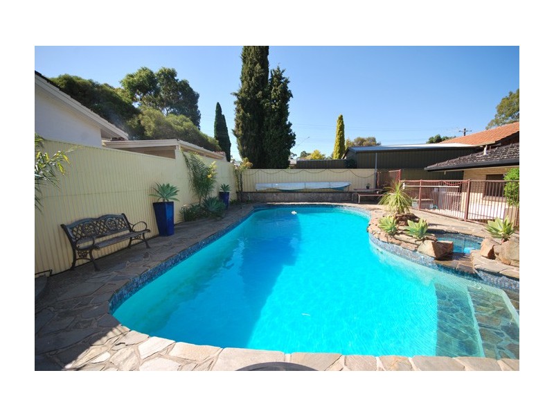 30 Lema Avenue, Fairview Park SA 5126