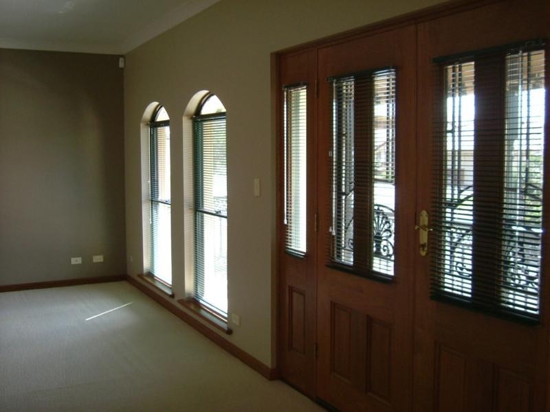 8 Peppermint Close, Greenwith SA 5125