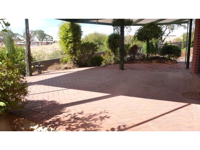 8 Peppermint Close, Greenwith SA 5125