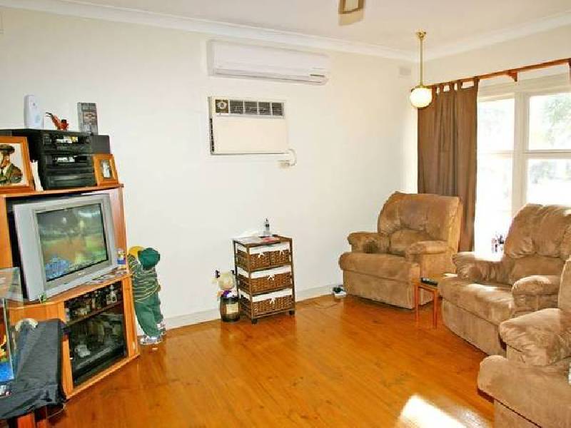 8 Stuart Street, Dernancourt SA 5075