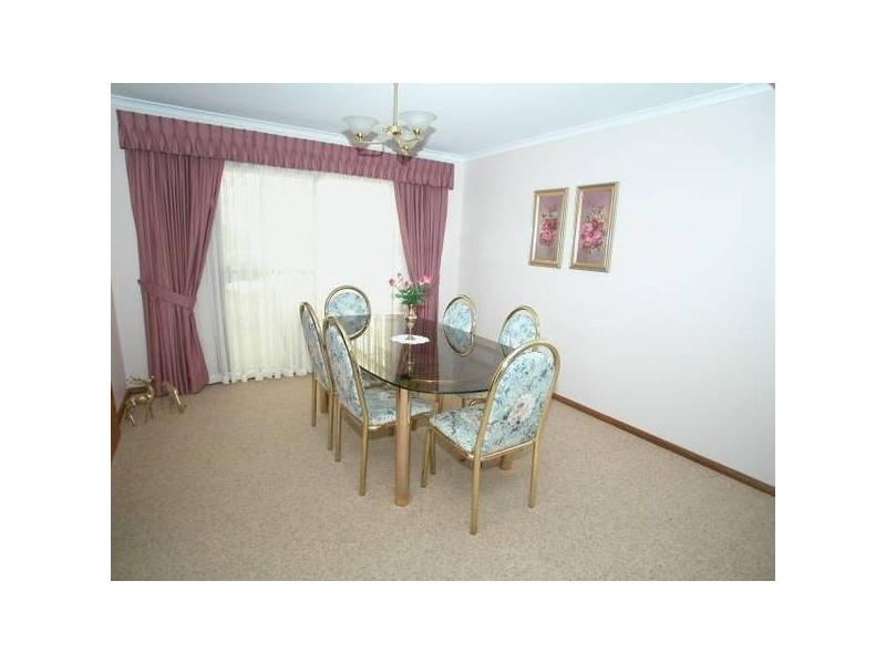 4 Trevithick Crescent, Redwood Park SA 5097